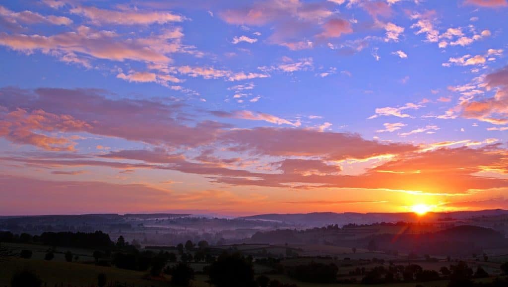 12 astuces pour se réveiller plus heureux demain matin